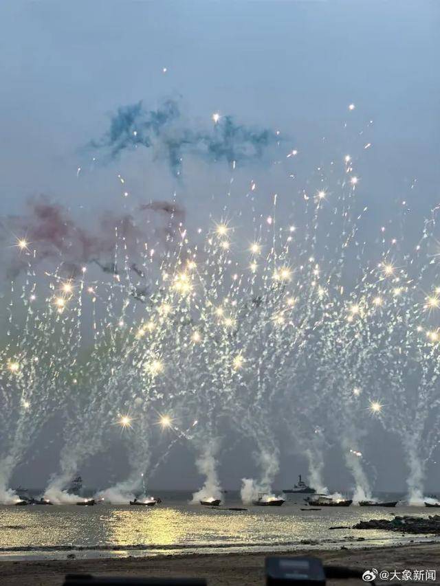 蔡国强烟花秀出意外，大量无人机掉落坠海！