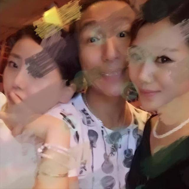 “一指禅”过后，白百何为什么还能将口碑扭转？原来二婚老公是他
