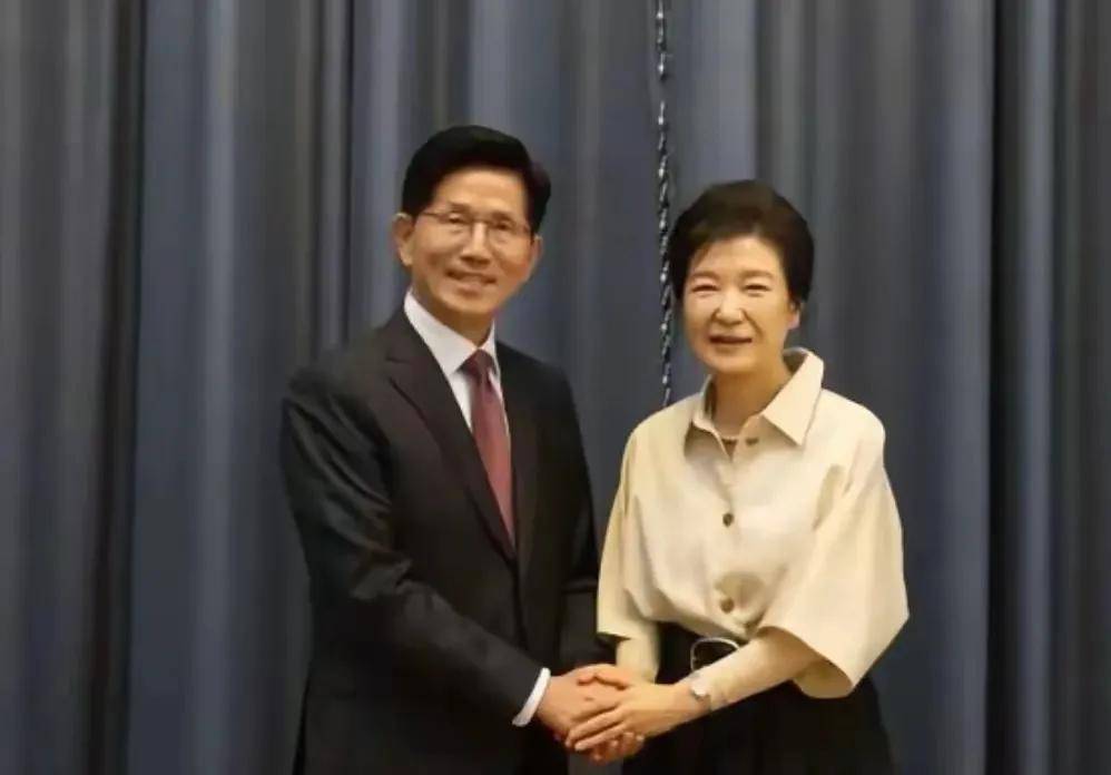 李在明胜利无望？李明博、朴槿惠联手，韩国大选进入白热化阶段！