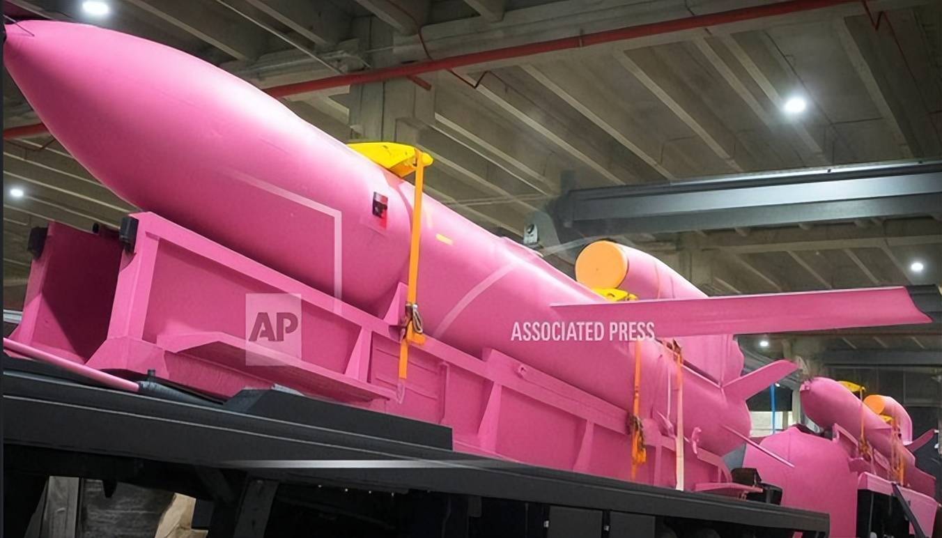 乌军捅了马蜂窝,俄罗斯被偷家,普京访华前下令,图-160升空轰炸