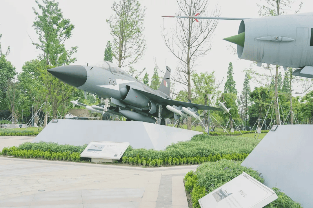 歼-20S亮相背后,成都这个地方有多“硬核”?