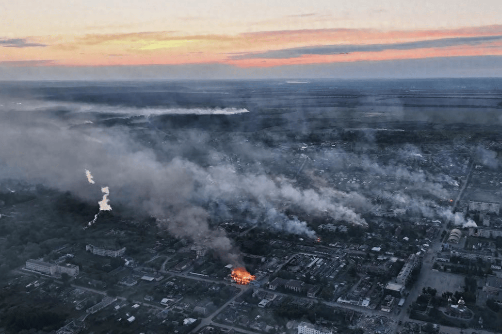 26国还未集结,普京就对其下战书,基辅遭俄军810架无人机狂轰滥炸11小时!