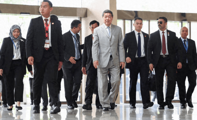 中美吉隆坡会谈,美方施压未果,贝森特的愿望落空,中方用八个字评价!