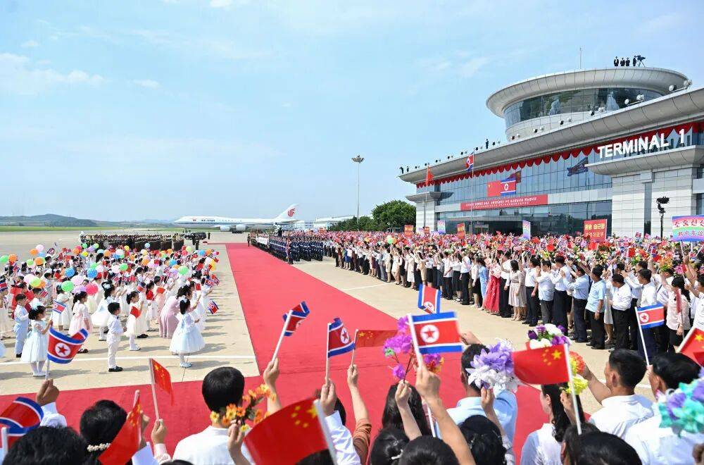 图讯丨金正恩为习近平举行欢送仪式
